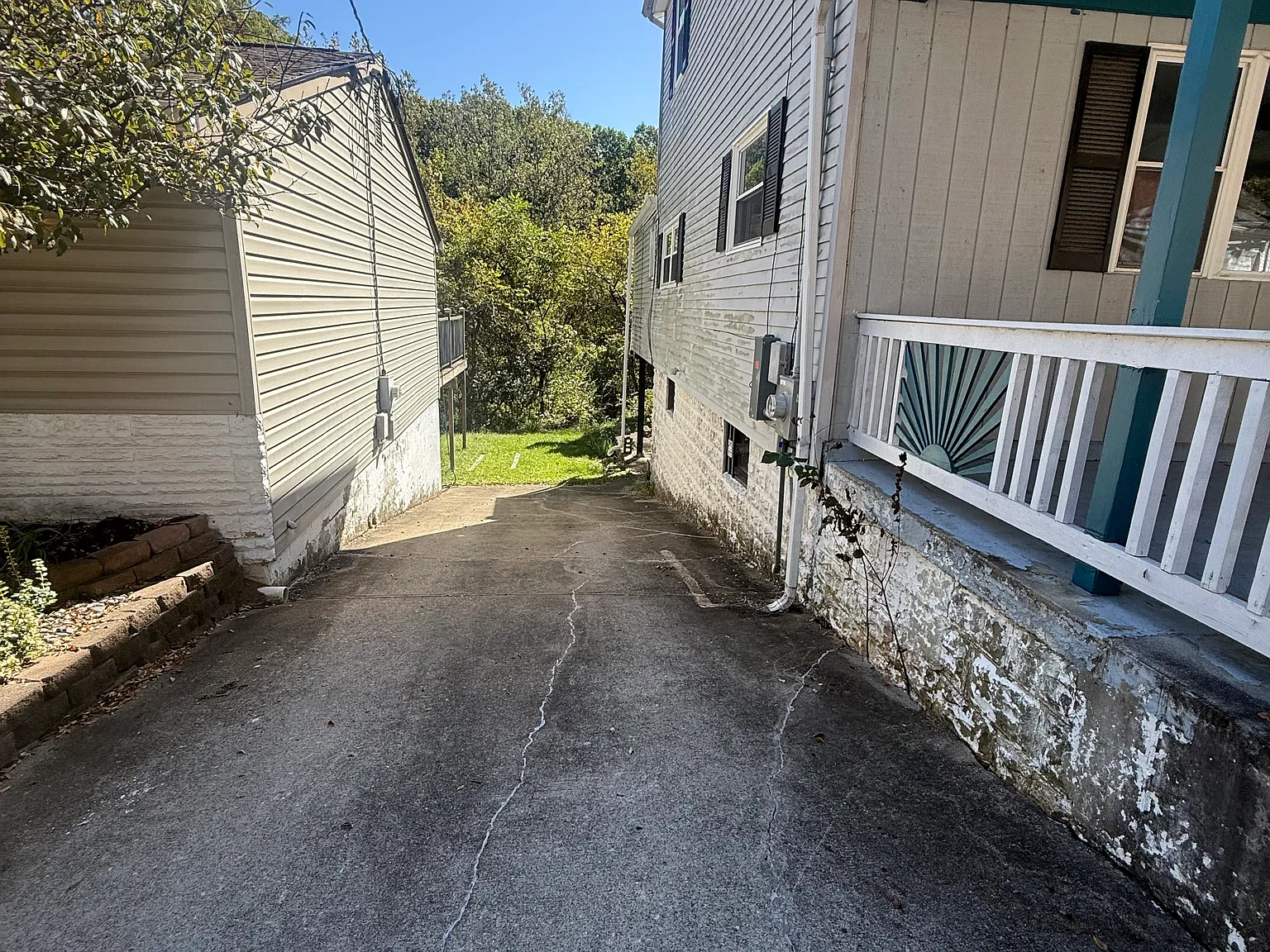 3 bed, 1304 sqft, $2,000 — Photo 2