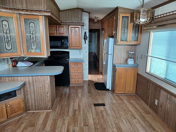Living Room/Kitchen