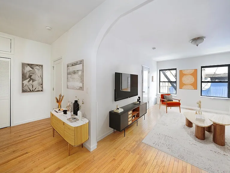83 E 7th St #5B — Photo 3