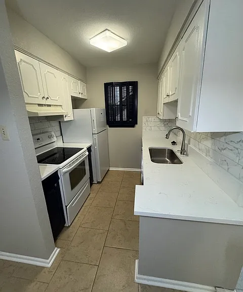 1045 Shook Ave #158 — Photo 6