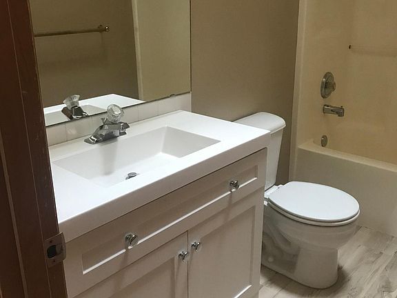 5th image of 7402 Larkspur Ct