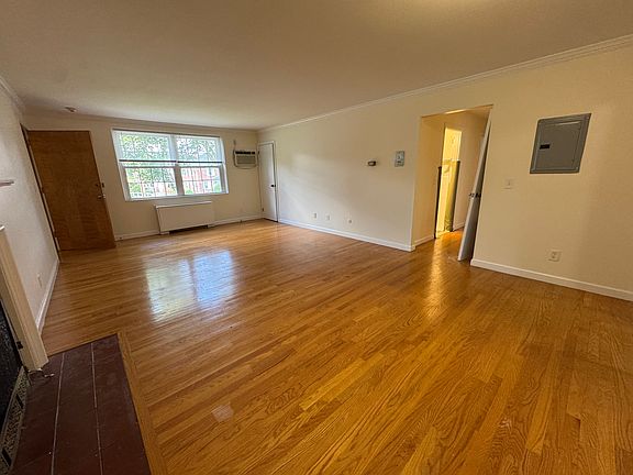 3rd image of 3 Captain Parker Arms APT 21