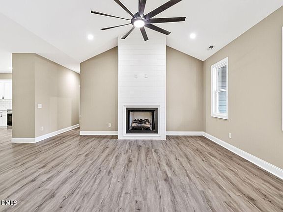 5th image of 1099 Woodridge Trl