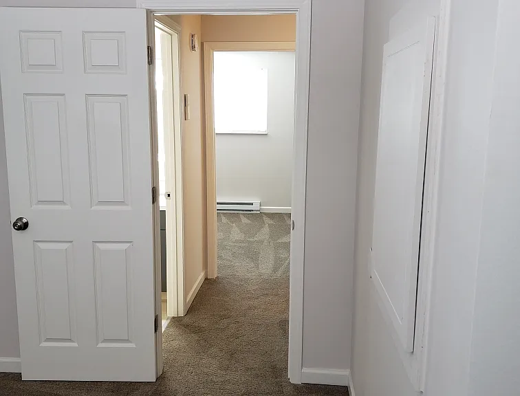 Roanoke Apartments — Photo 14