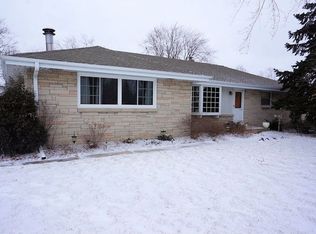 3030 W Edgerton Ave, Greenfield, WI 53221