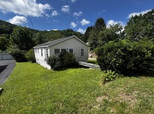 115 Nelson St, Sophia, WV 25921