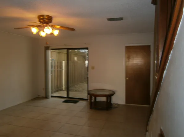 451 Waterway Ln, Fort Walton Beach, FL 32547