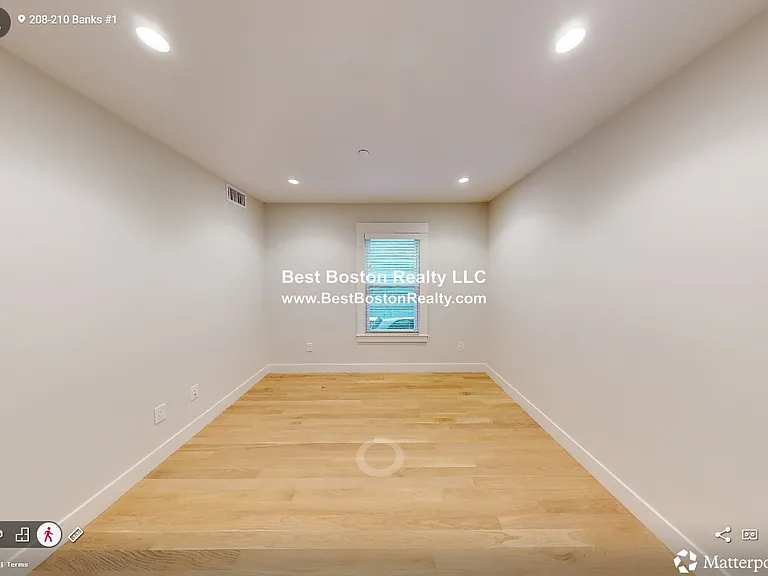 208-210 Banks St #1 — Photo 1