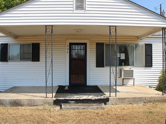 3rd image of 404 Cedar St