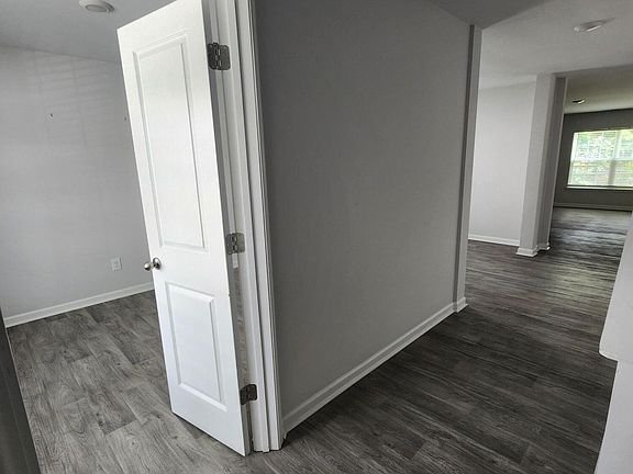 3rd image of 4545 Sandstone Dr