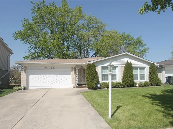 1306 S Tamarack Dr, Mount Prospect, IL 60056