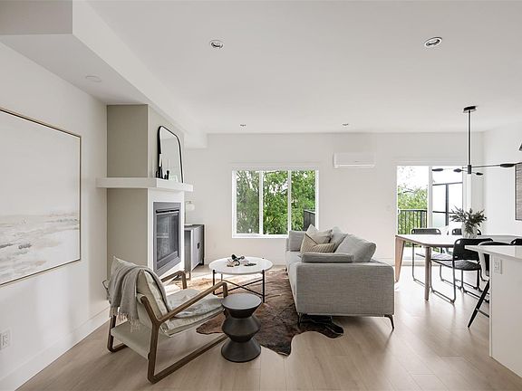 3rd image of 953 Echo Valley Pl