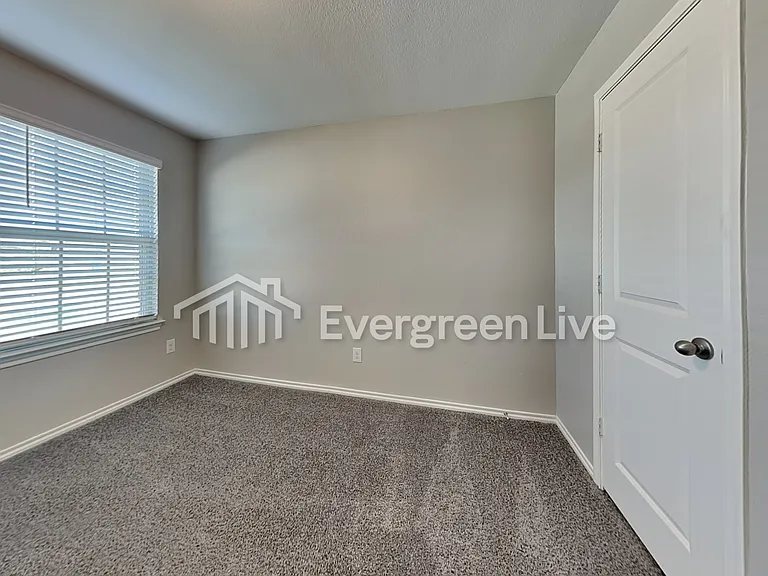 408 Saw Mill Rd — Photo 18