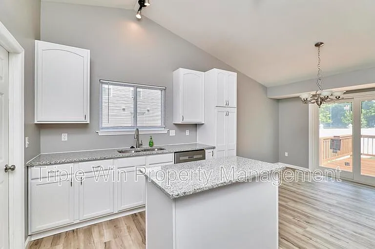 4927 Triple Tree Ct — Photo 14