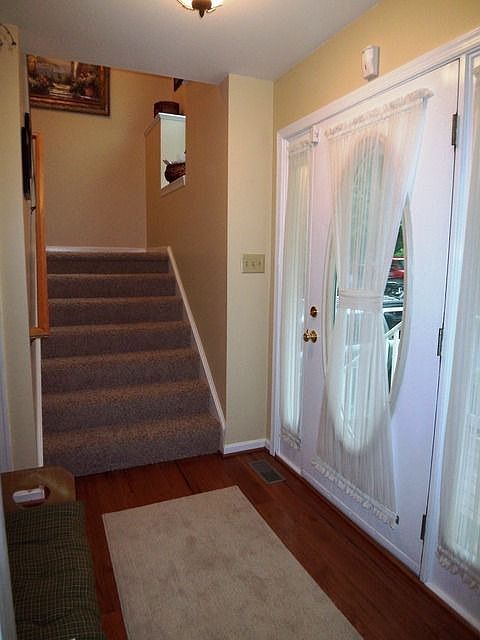 2nd image of 835 Hillside Ave