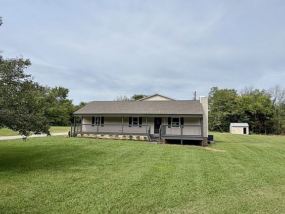 3rd image of 1944 Cainsville Rd
