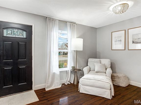 5th image of 1107 Burgess Ave