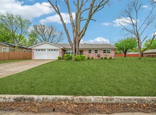 2913 Mims St, Fort Worth, TX 76112