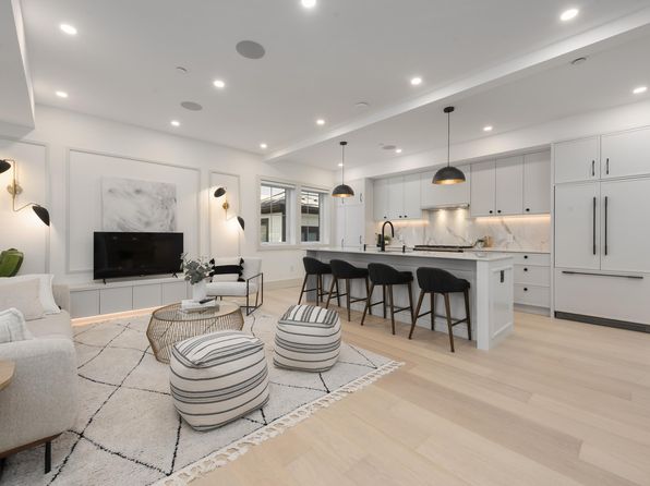 375 E 33rd Ave #1, Vancouver, BC V5V 2Z8