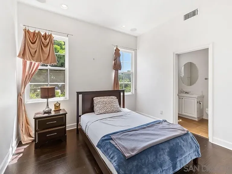 9230 Island Pine Way — Photo 33