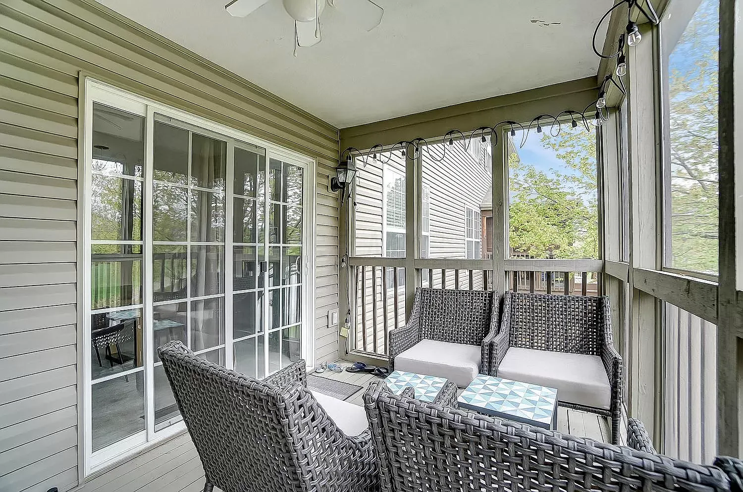 728 Spring Valley Dr — Photo 3
