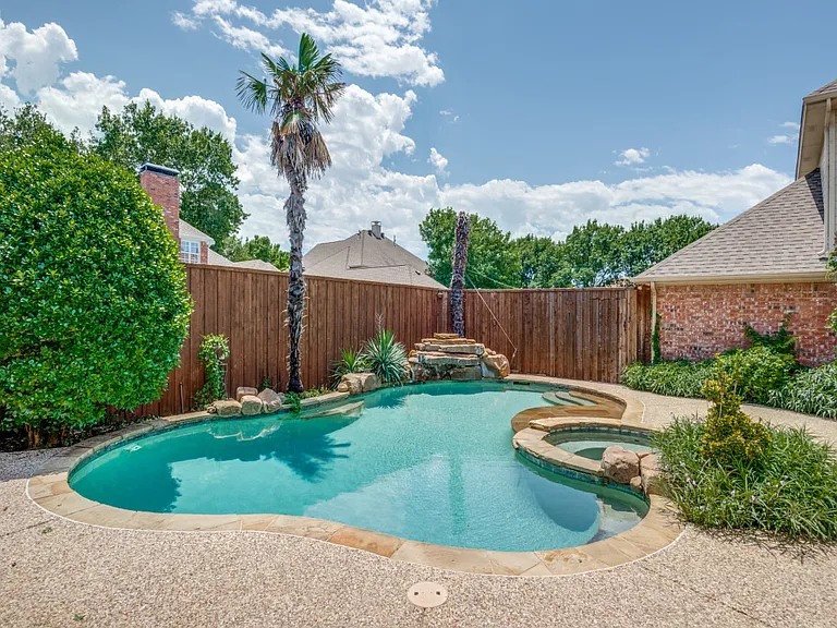 6428 Glenhollow Dr — Photo 35