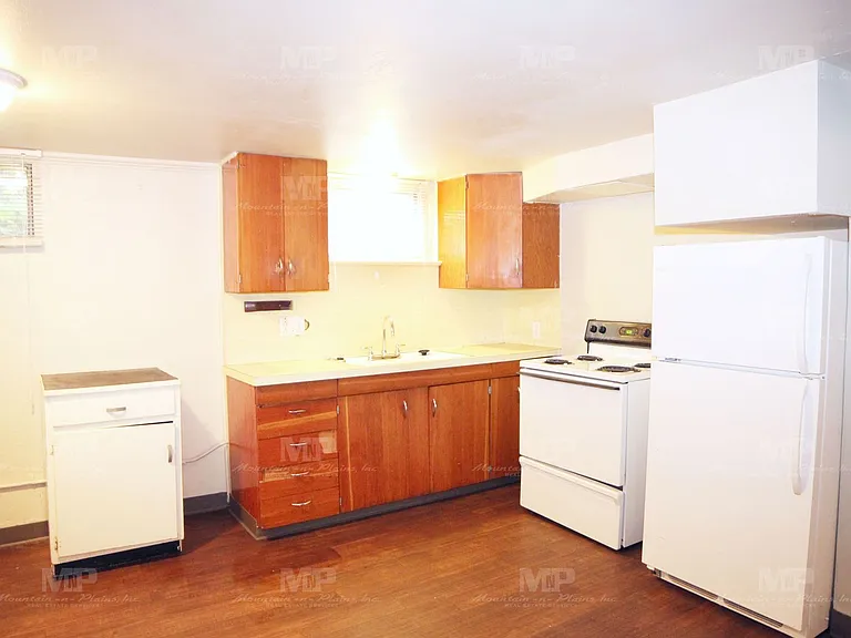 523 1/2 S Grant Ave — Photo 4