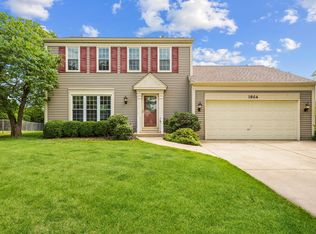 1064 Hyannis Cir, Carol Stream, IL 60188