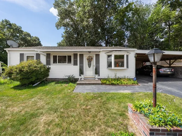 136 Laurie Ln, Lowell, MA 01854
