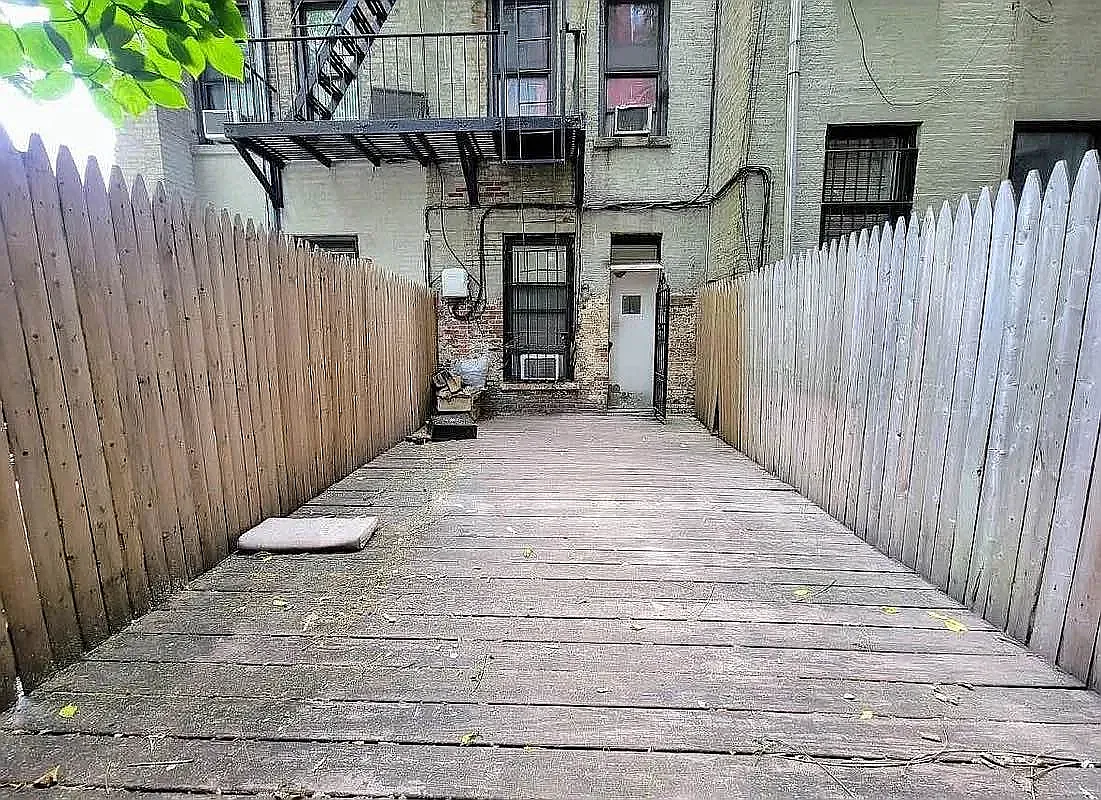 309 East 37th Street — Photo 2