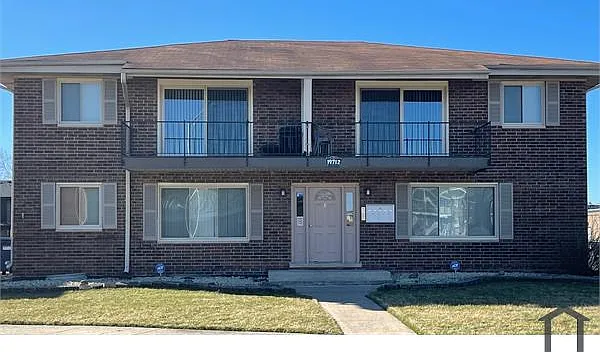 19712 Terrace Ave — Photo 1