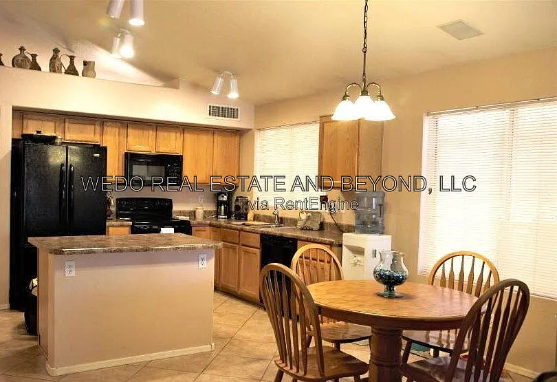 3 bed, 2.0 bath, 1632 sqft, $2,195 — Photo 4