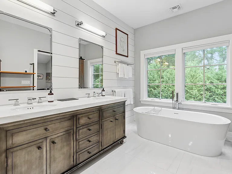 28 Parkway Dr — Photo 13