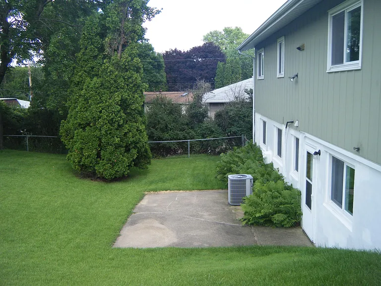 712 Woodside Dr — Photo 4