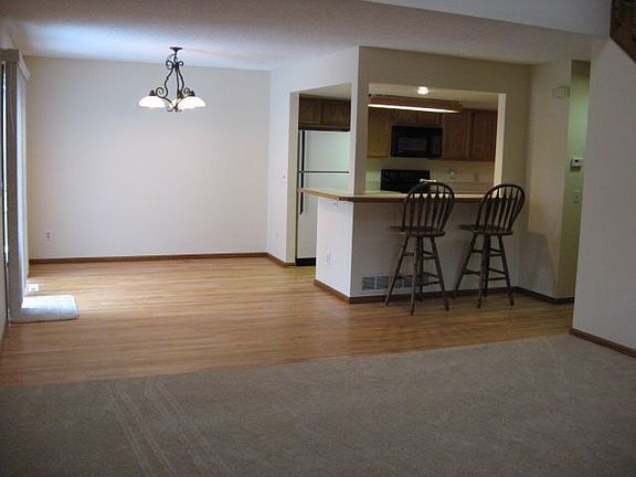 hardwood flrs. through dining room, kitchen, breakfast nook