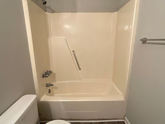 4th image of 113 Cox Ave APT C