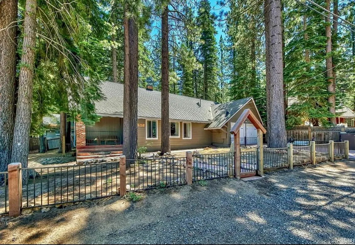 1640 Apache Ave — Photo 2