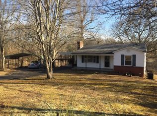 838 Robinhood Dr, Mountain Rest, SC 29691