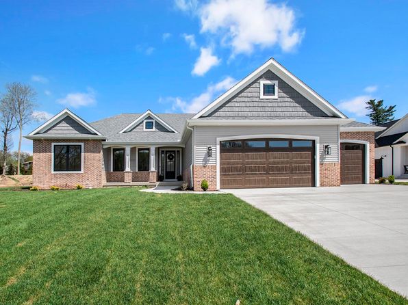 53134 Summer Breeze Dr, South Bend, IN 46637