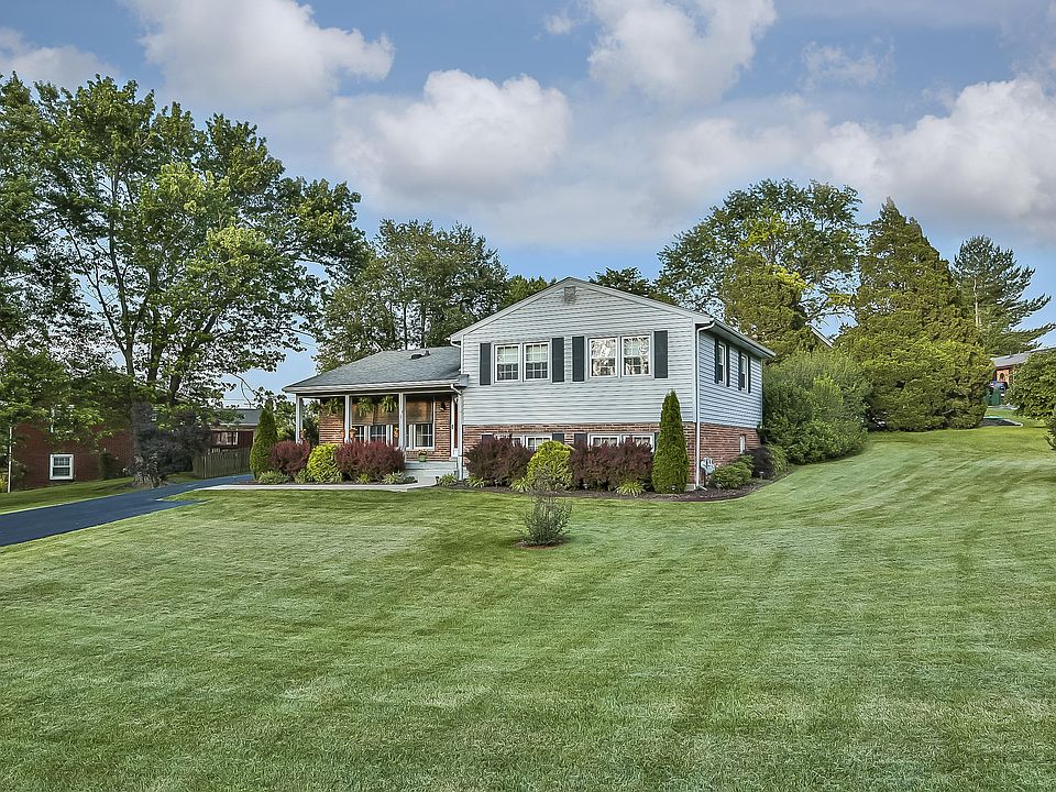 1st image of 907 Circle Dr