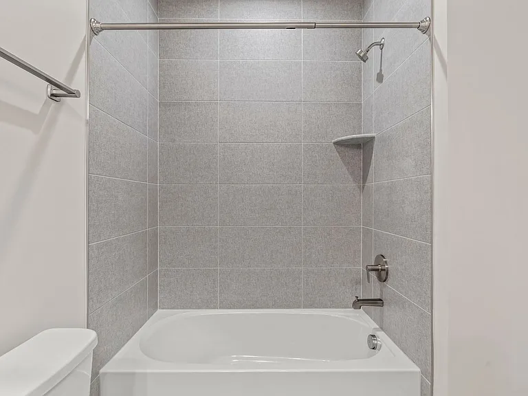 701 Brewster Aly — Photo 27