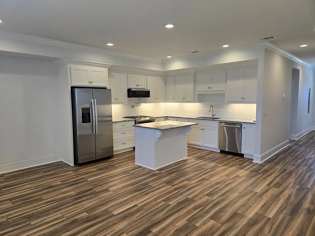 3 bed, 2.5 bath, 1304 sqft, $1,750 — Photo 4