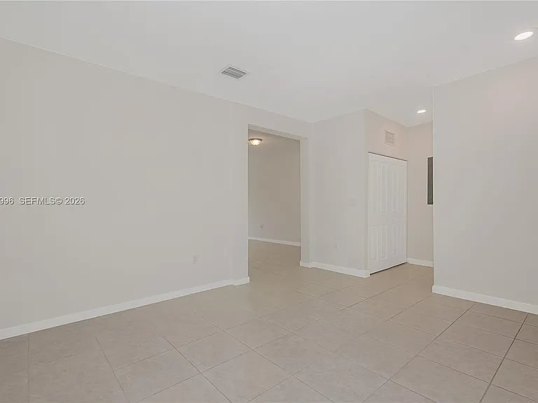 14732 SW 181st Ter — Photo 2