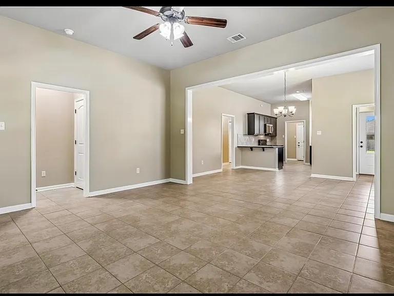 605 Whip St — Photo 3
