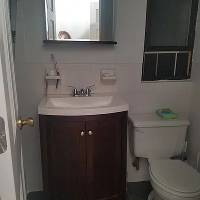 Rented by Chartwell Manhattan Realty | media 14