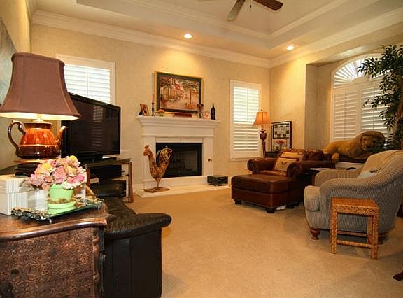 3rd image of 6700 Desert Highlands Dr