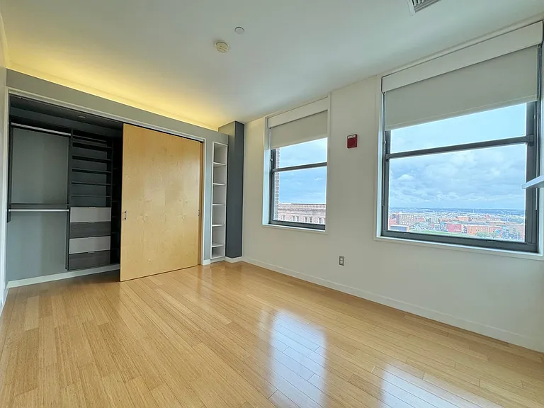 912 Baltimore Ave #901 — Photo 14