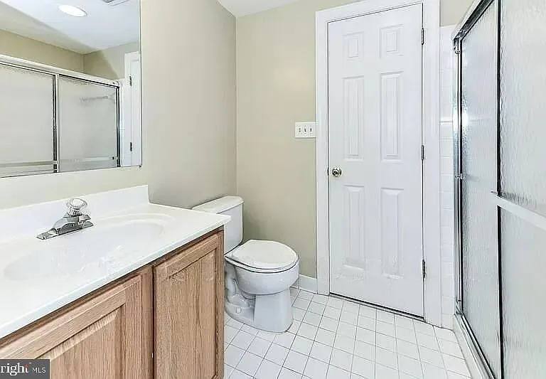 1088 Safa St — Photo 16