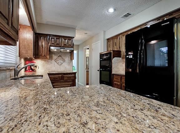 5th image of 2133 Parkhaven Dr