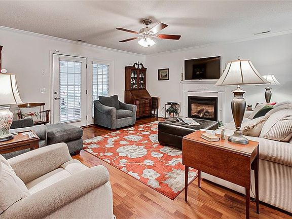 3rd image of 725 S Main St Unit 3B